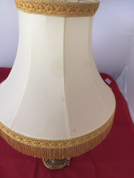 Lampade: Tischlampe mit Messingfuss ! – Usato da Brügg BE venduto da rutschimedizin 1