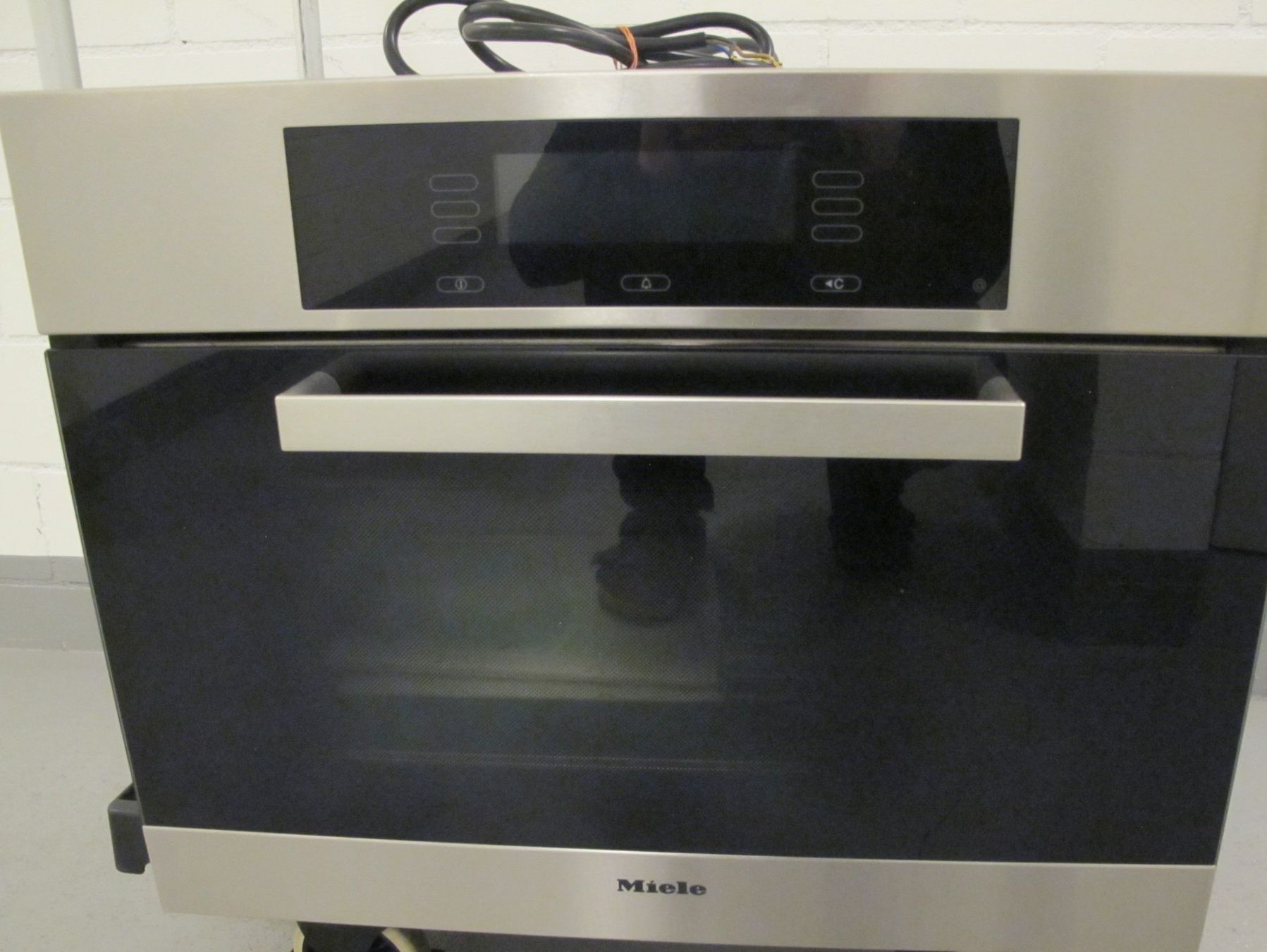 Miele Forni: Miele Dampfgarer DGC 4080 – Usato da Zug venduto da Vesi8