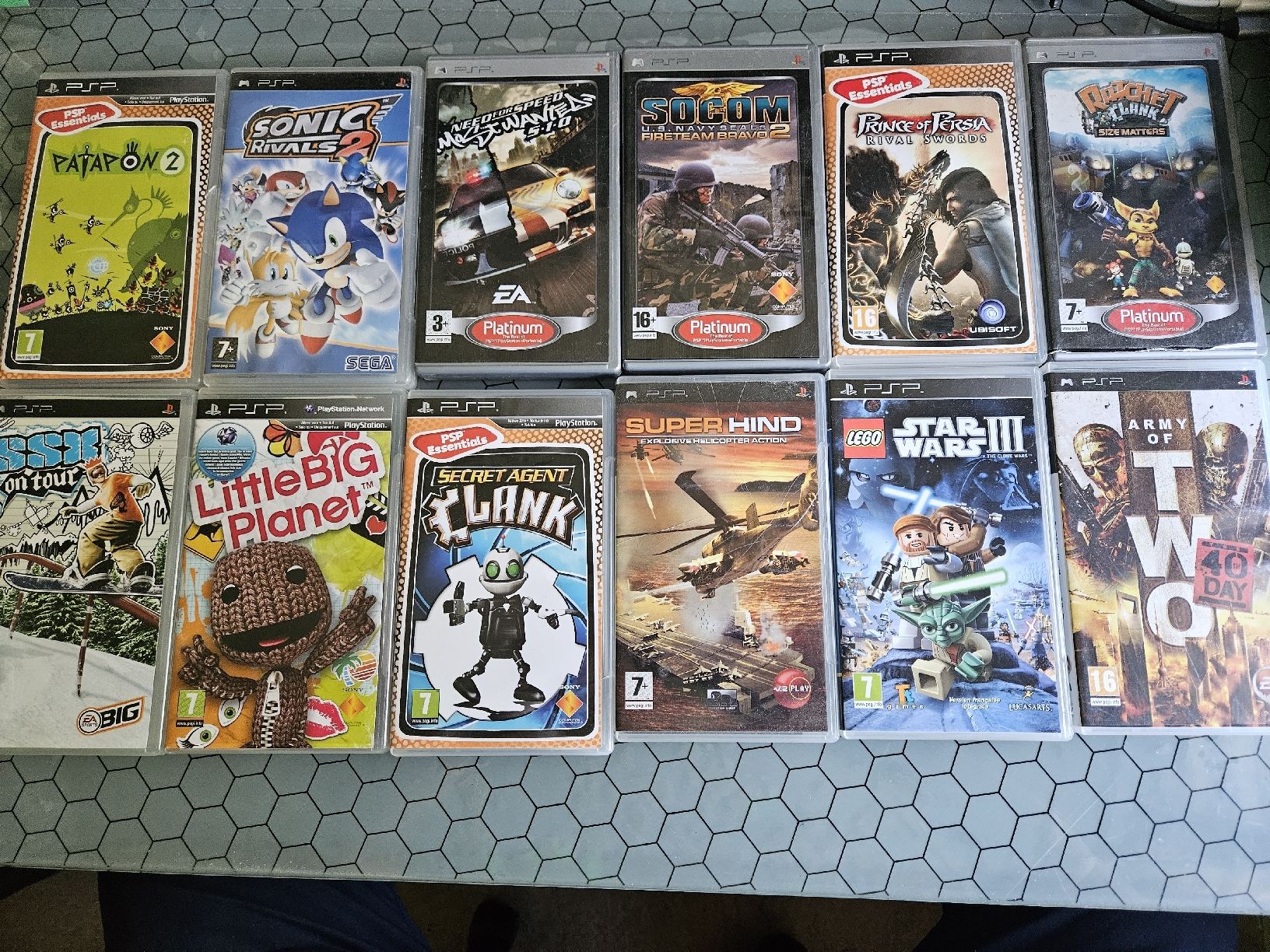 Sony Console: 2 console Sony PSP avec 27 jeux – Usato da Genève venduto da Pedro67 2