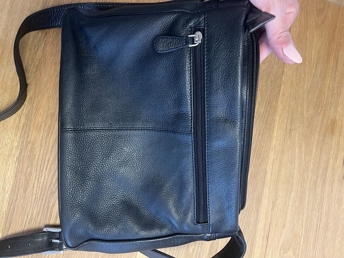 Borse da donna: Leder Umhängetasche der Marke Nika – Usato da Wil SG venduto da WauWauBoutique 3