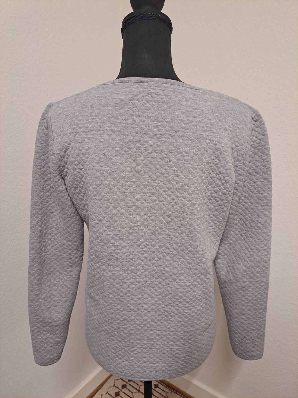 Maglioni & Felpe: Kaffe gesteppter oversize Pullover, grau, Grösse XS – Usato da Basel venduto da kru_m5x5 1