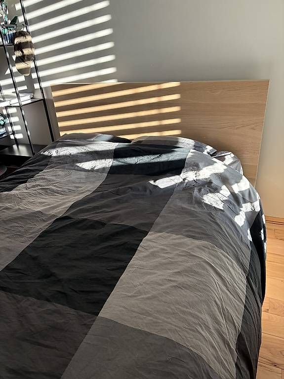 Ikea Lits: Lit 140x200 MALM IKEA – D'occasion à Vich par NatachaCK 1
