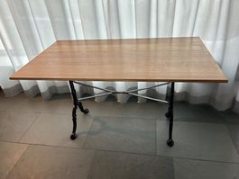 Holztisch / Beizentisch aus Wildeiche