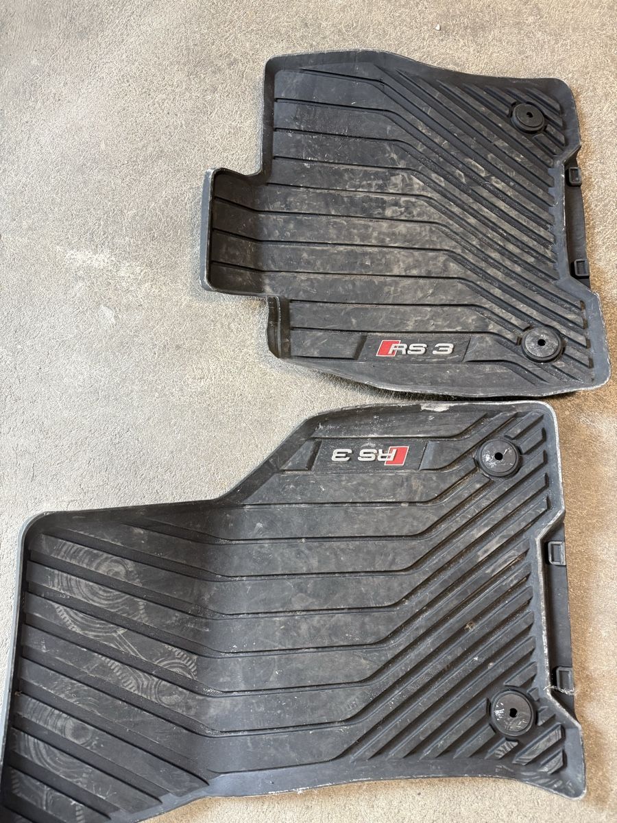 Audi Tappeti & Tappetini: Original gummi fussmatten Rs3  – Usato da Bern venduto da STEFANDM 2