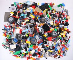 1.5 kg. Legoteile mit Minifiguren