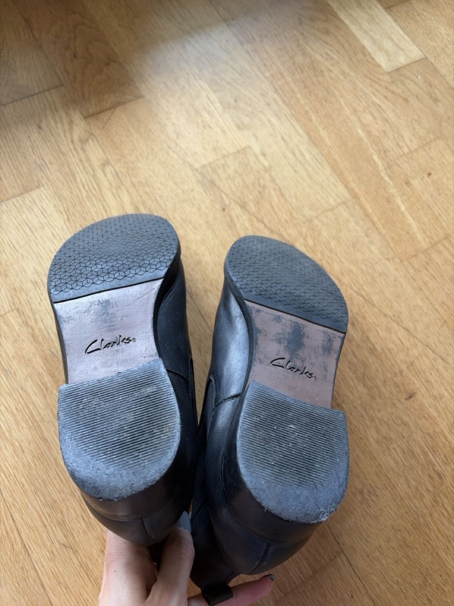 Clarks Scarpe da donna: Clarks Stiefeletten, schwarz, Gr. 40 – Usato da Zürich venduto da pademova 2