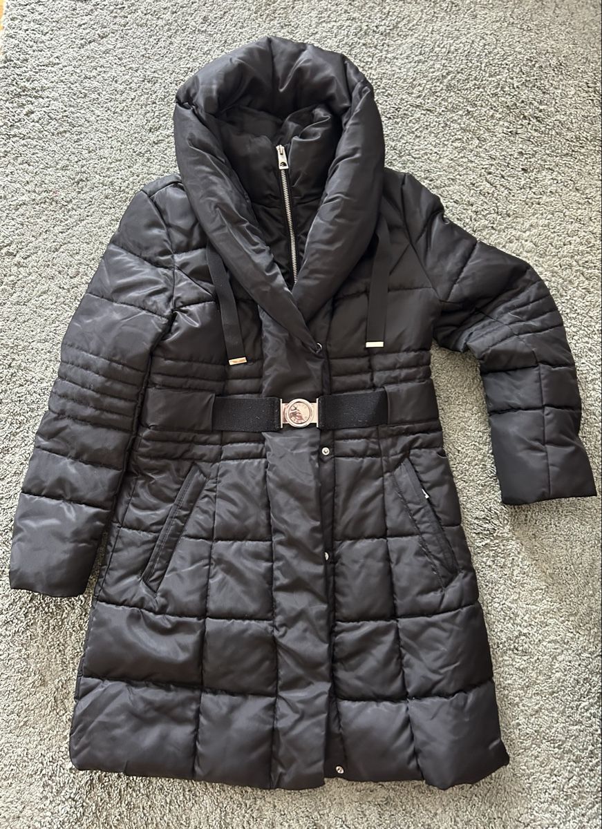 Guess Cappotti: Guess manteau gr.M – Usato da Biel/Bienne venduto da Laurencemathys