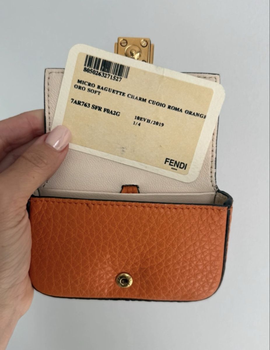 Fendi Borse da donna: FENDI Micro Baguette Leder Mini Bag charm Neu Orange – Nuovo e nell'imballaggio originale da Castagnola venduto da BlondiePosh 3