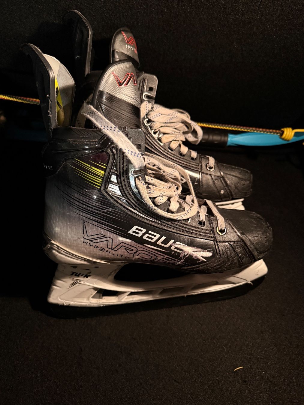Bauer Patins à glace: Patin Bauer Hyperlite 2 – D'occasion à Bévilard par min_Bron 1