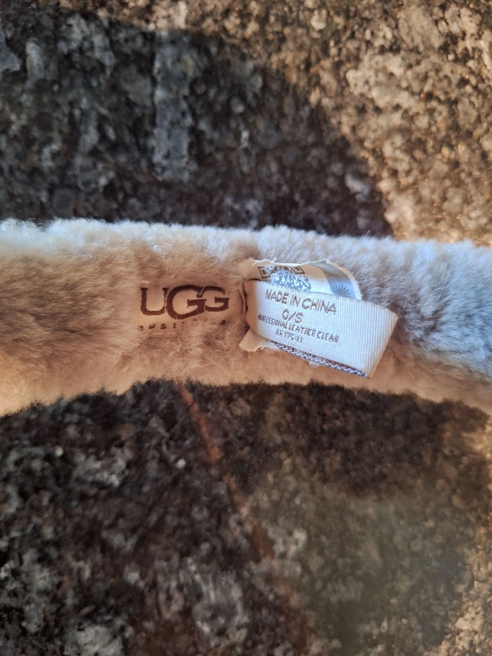 Cuffie: UGG - Kuschlige Musikkopfhörer  – Usato da Zürich venduto da CheyenneG00 2