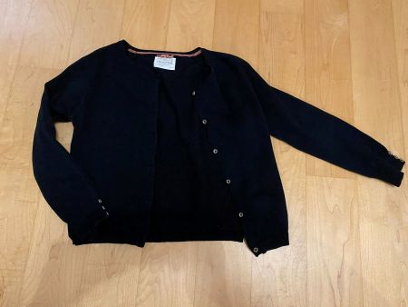 Pullover zara Gr. 118 schwarz mit Knöpfe