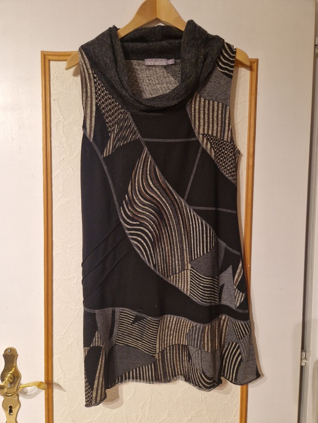Vestiti: Robe NORWISS 40/ 42 – Nuovo (secondo la descrizione) da SAXON venduto da Mariposita1428
