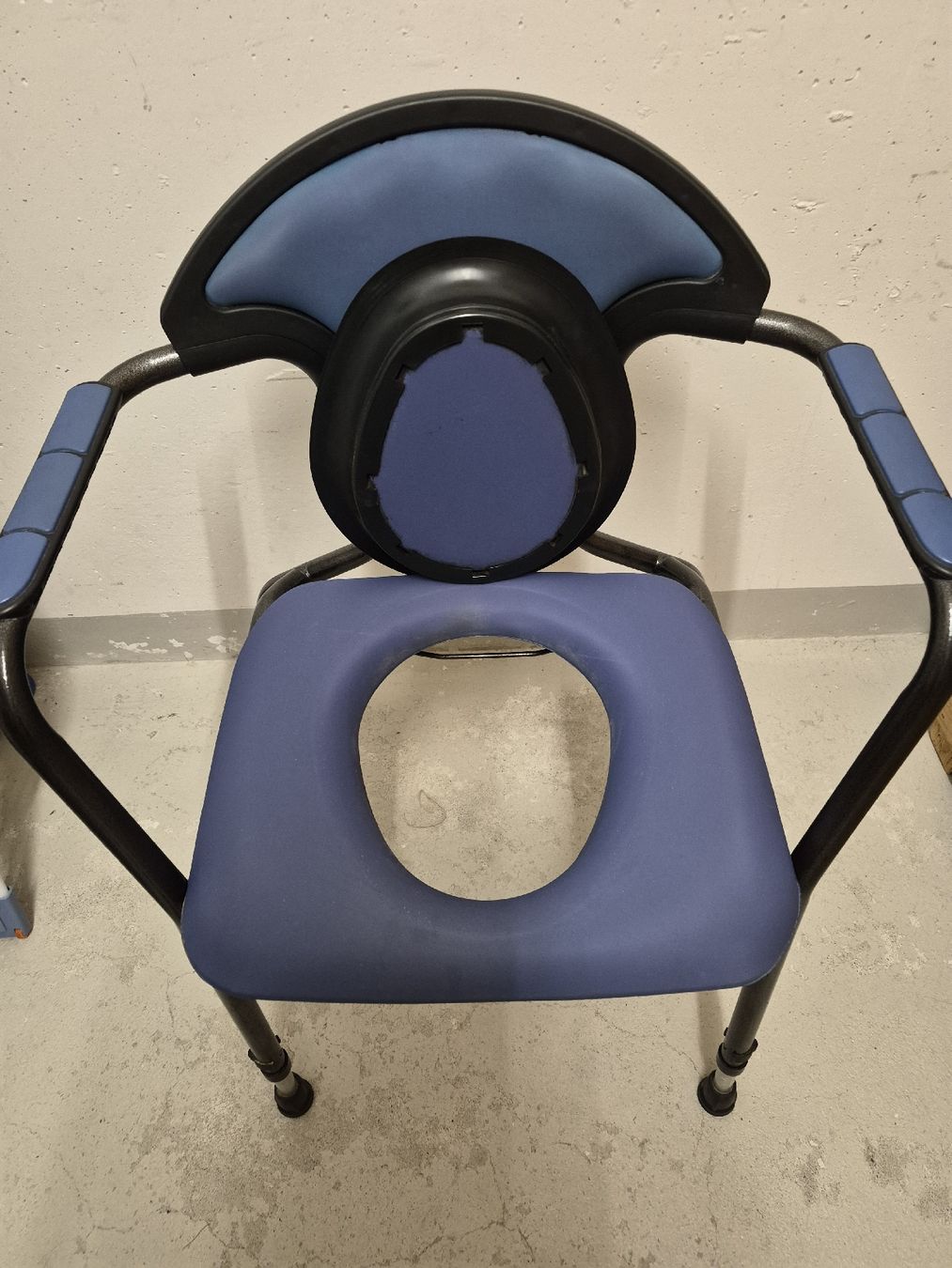 WC: Toillettenstuhl – D'occasion à Winterthur par 57ibeast 1