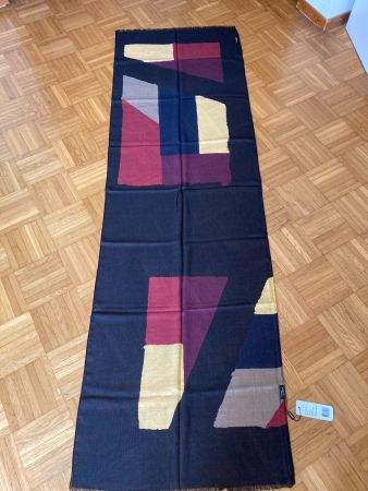 Schicker Akris Schal