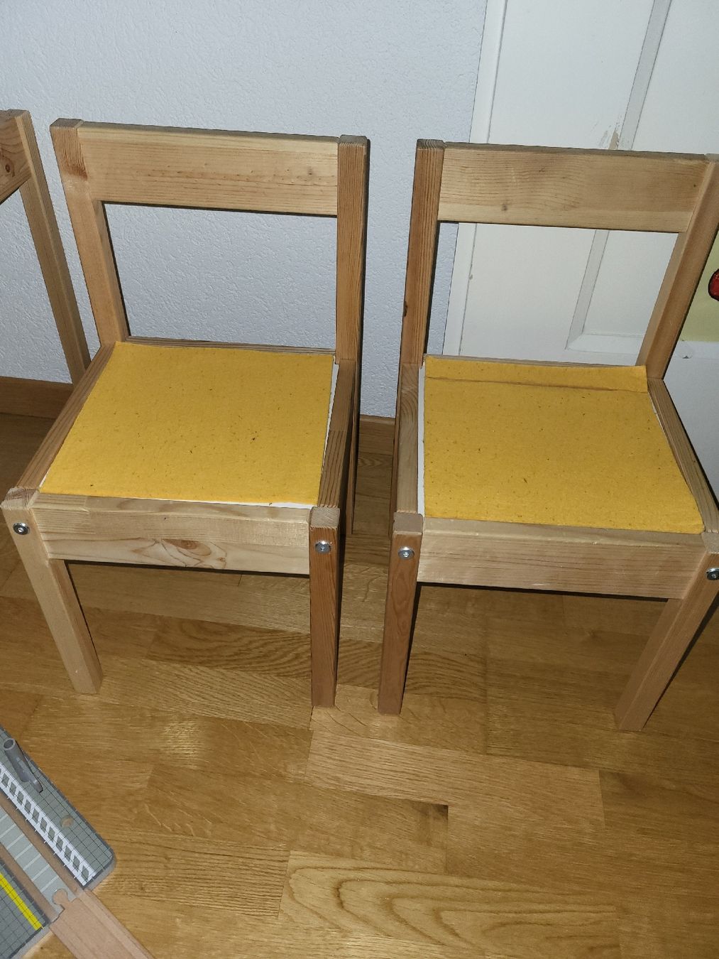 Ikea Set de table et chaises: Kindertisch mit 2 Stühlen (IKEA) – Neuf (Voir description) à Biel/Bienne par Aare5 3