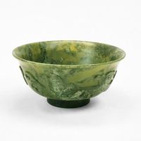 Bol ancien Chine, en jade à motifs en léger relief