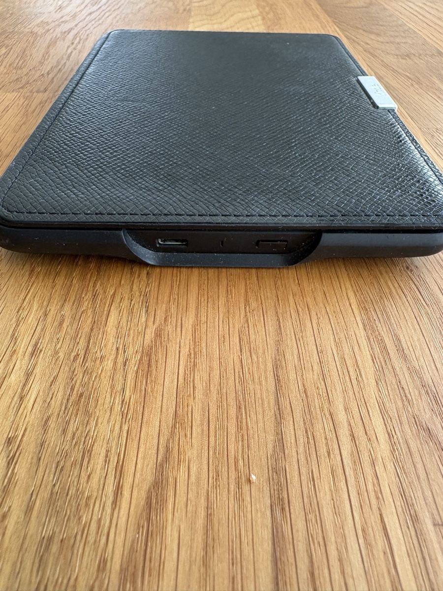 Amazon Tablet PC: Kindle Paperwhite (6. Generation) mit Hülle – Gebraucht aus Dübendorf von jul_swm6 2