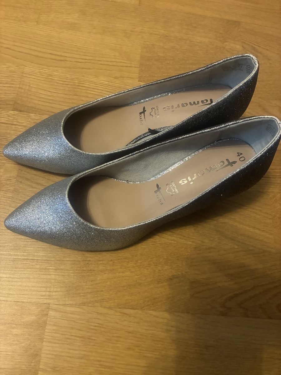 Tamaris Scarpe da donna: Tamaris Pumps silber Grösse 40 Glitzer – Nuovo (secondo la descrizione) da Adliswil venduto da Datty