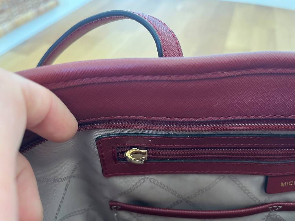 Michael Kors Sacs femmes: Michael Kors Tasche Original Rot – D'occasion à Güttingen par sin_6lcy 2