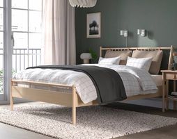 Bett mit Nachttisch 180x200