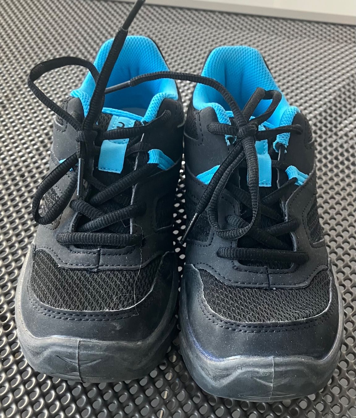 Decathlon Scarpe per ragazzi: Wanderschuhe Gr 36 zuverkaufen – Usato da Schönenwerd venduto da JUJANILE