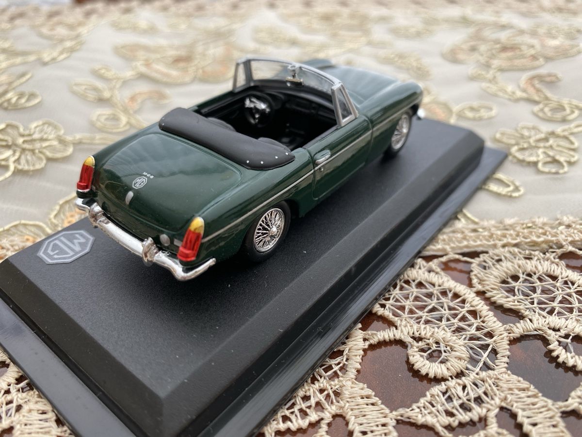 MG Modellini d'auto: MGB – Nuovo e nell'imballaggio originale da St. Margrethen SG venduto da Alfista_159 5