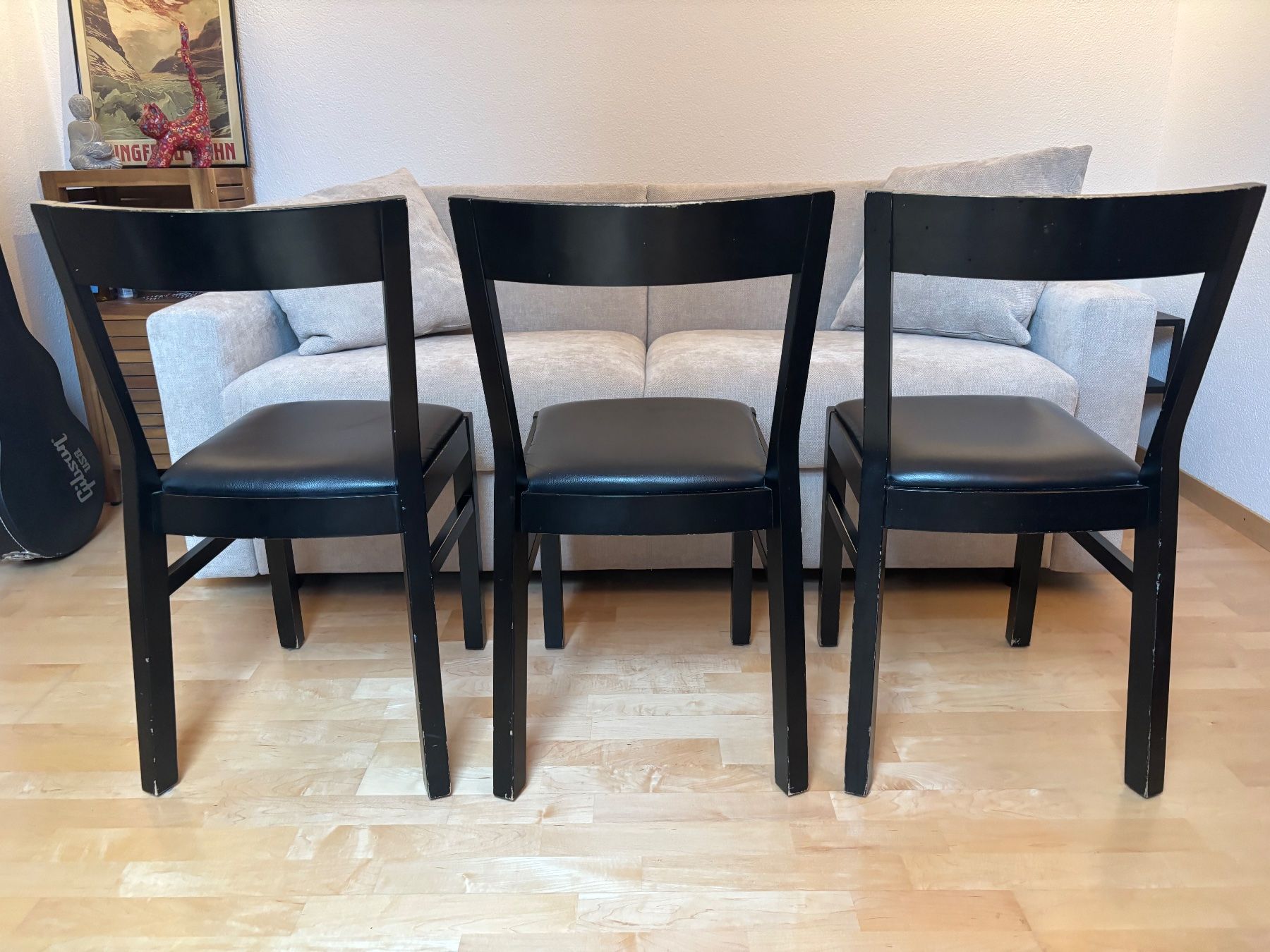 Stühle: Schwarze Holzstühle mit Polsterung – Gebraucht aus Uster von eri_cr55 3