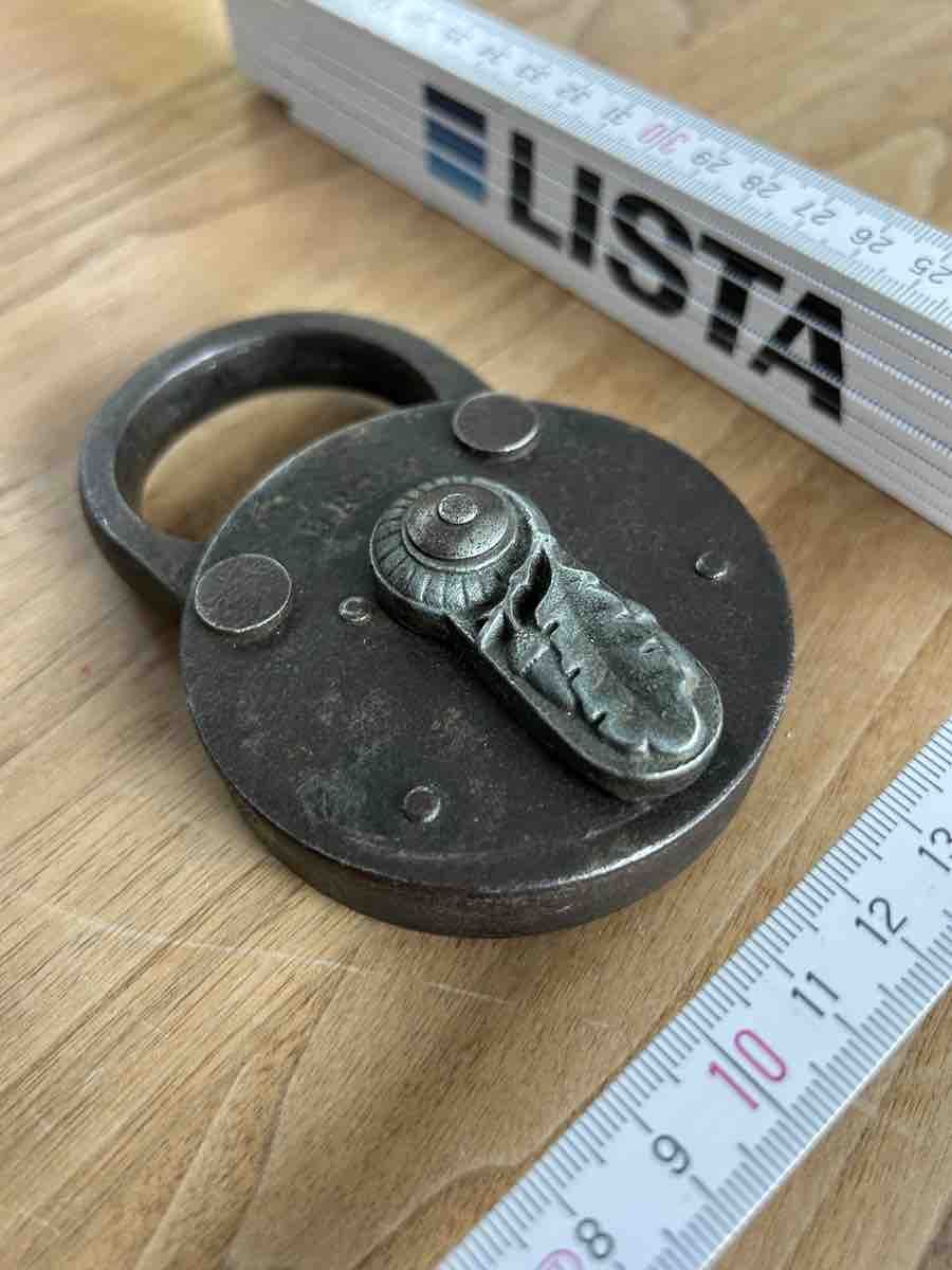 Lucchetti: Antikes Vorhängeschloss Metall – Usato da Kreuzlingen venduto da Pix66 2