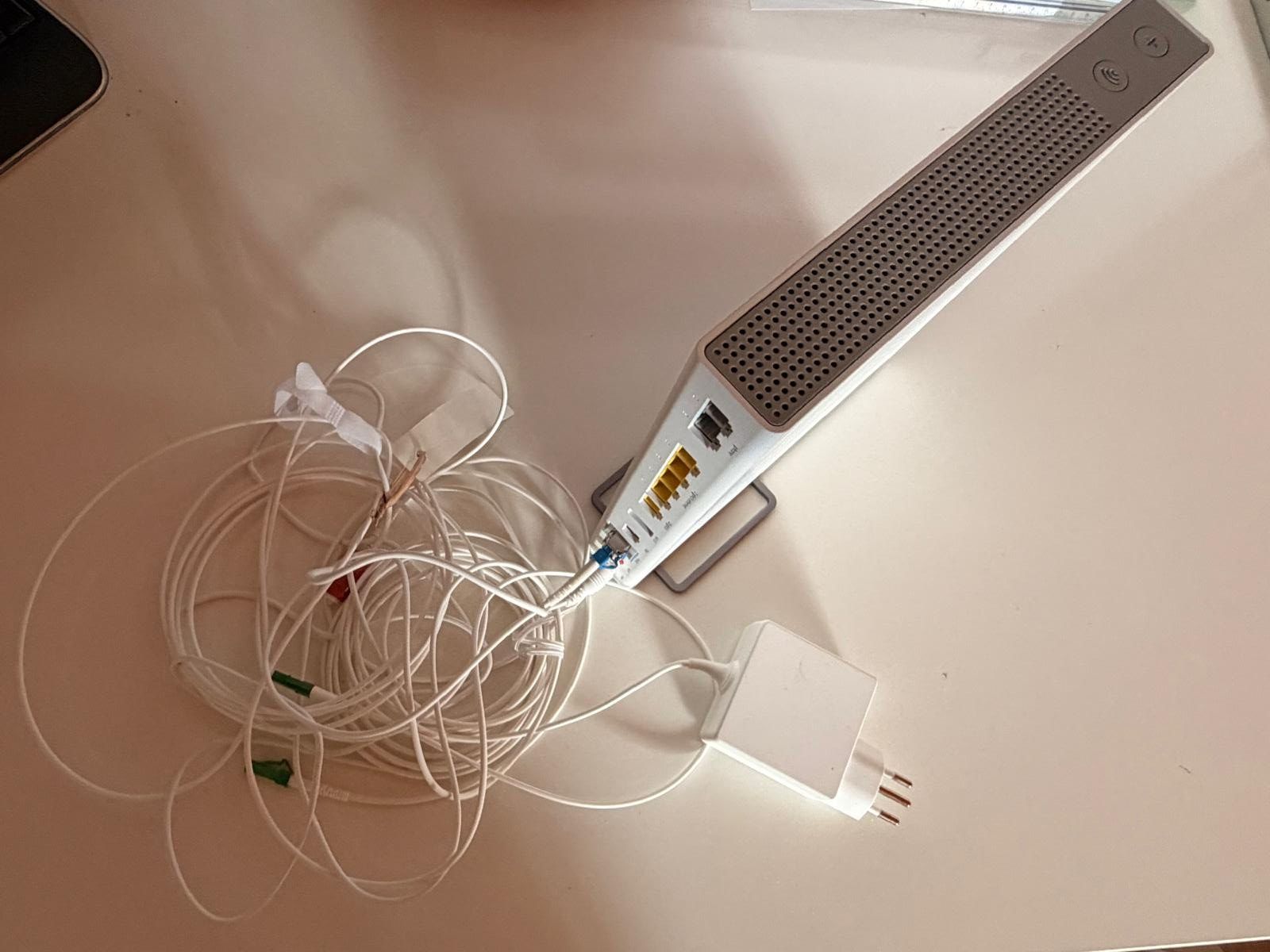 Swisscom Modems & Routeurs: Internet-Box 4 Swisscom, avec alimentation – D'occasion à Vouvry par MOPSwiss 2