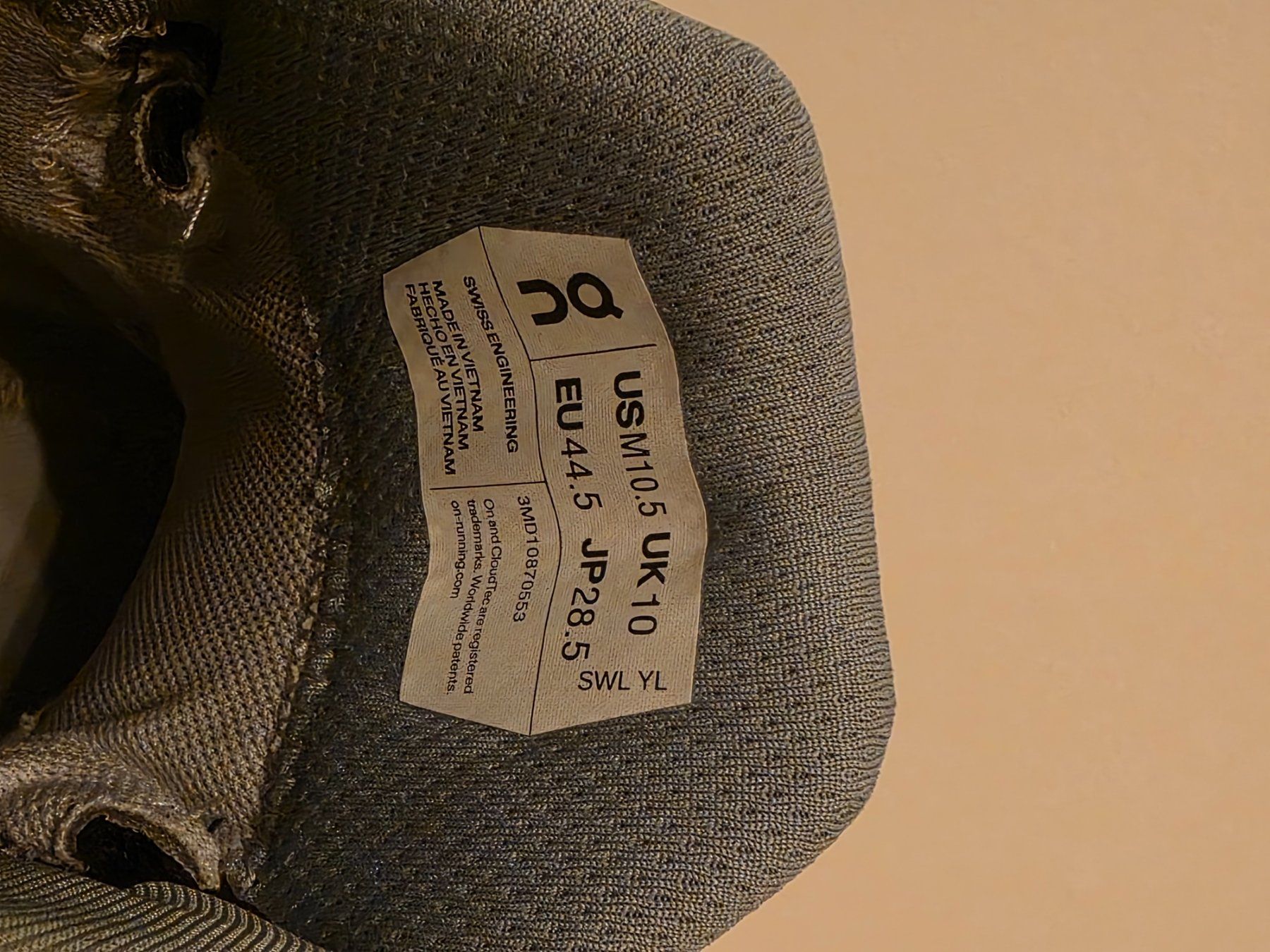 On Scarpe da uomo: On Cloud Hi Waterproof Herren, Gr. 44.5, Schwarz – Nuovo (secondo la descrizione) da Kreuzlingen venduto da Turbothom81 1