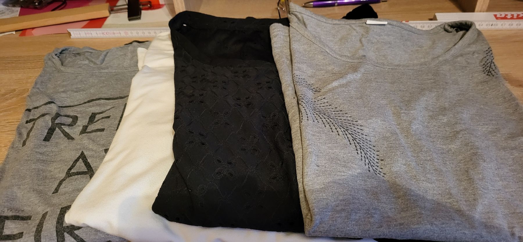 T-Shirts: 4 x Damen T-Shirt gr. 50  – Gebraucht aus Schweizersholz von fuchs06