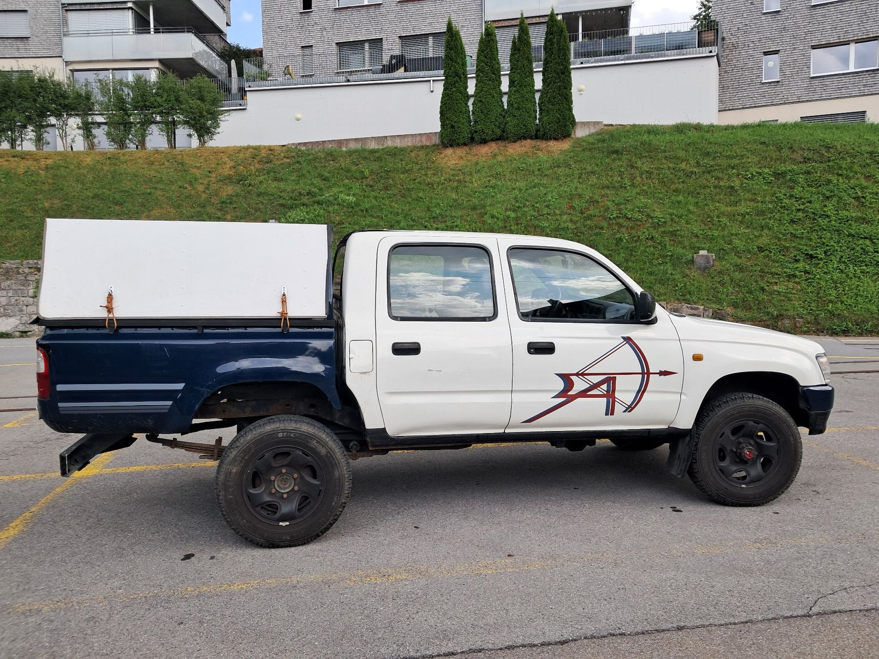 Toyota Automobili: Toyota Hilux Doppelkabiner – Usato da Trogen venduto da Butzvomstutz