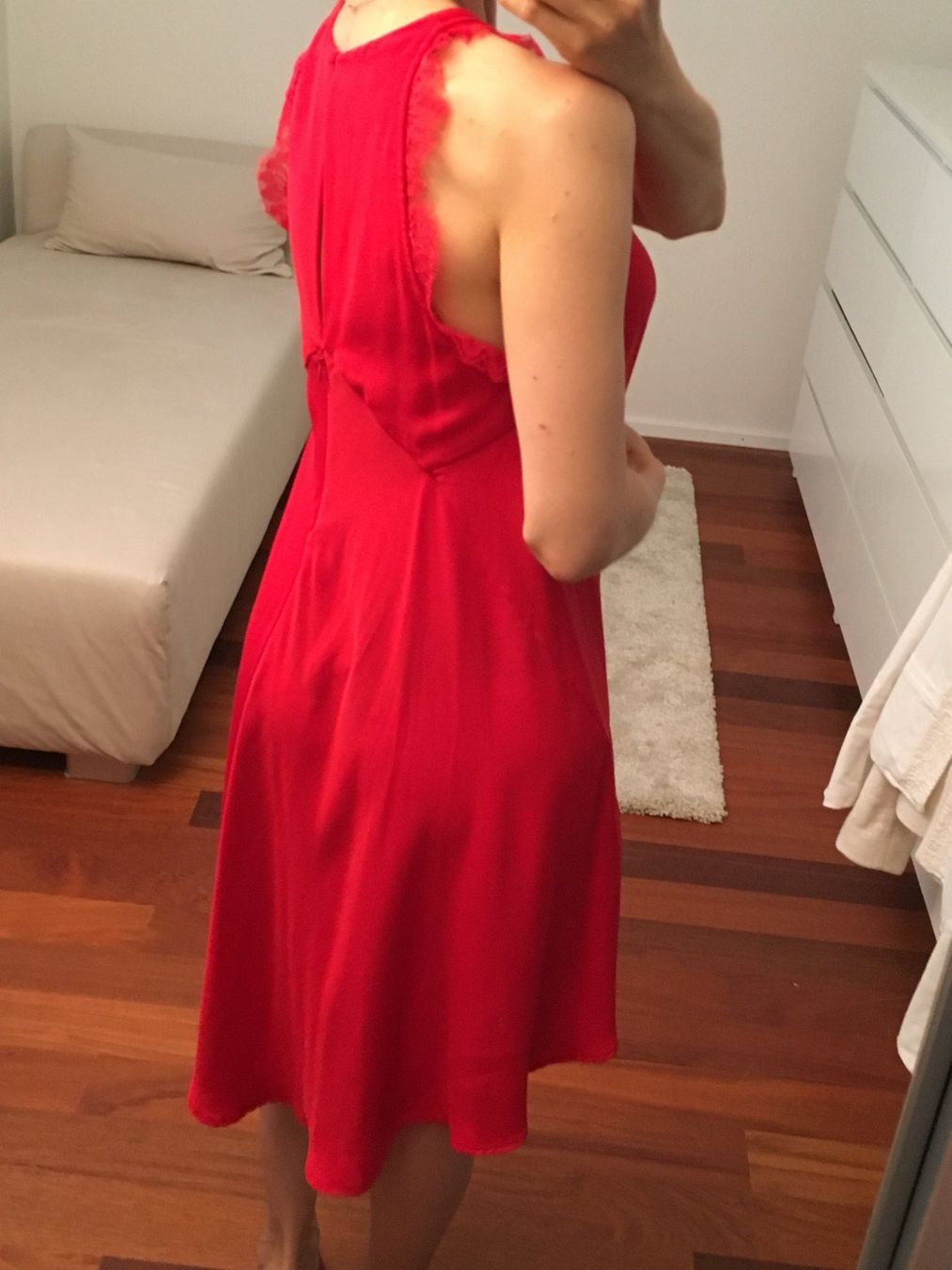Robes: Kleid rot mit Spitzendetails Grösse 34 – D'occasion à Stansstad par InStyle8 2