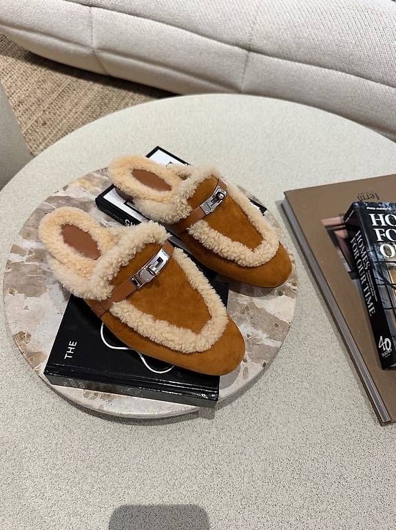 Hermès Chaussures femmes: HERMES LOAFERS SHEARLING – Neuf (Voir description) à Schwyz par bofb 2