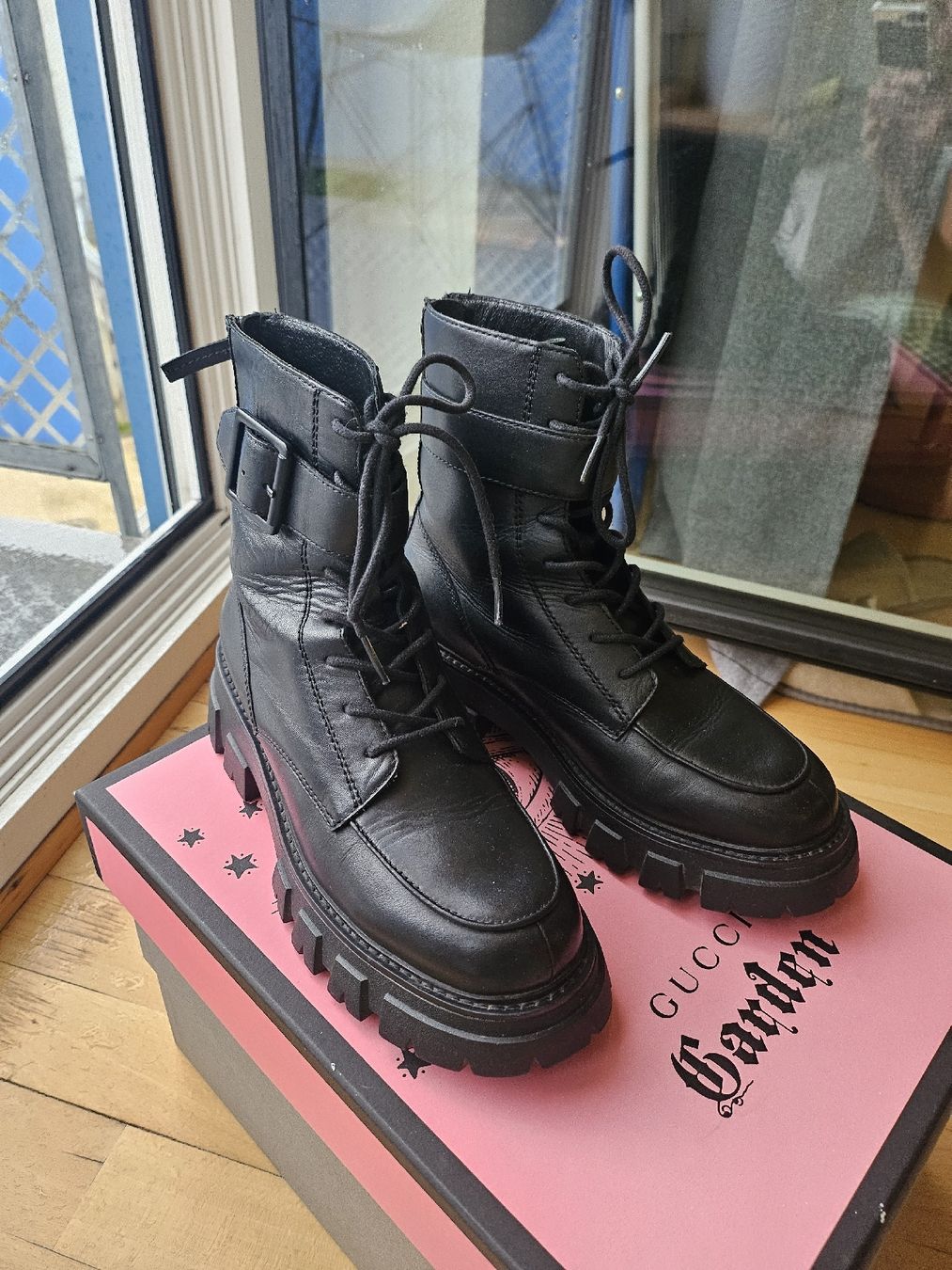 Scarpe da donna: Black Leather Platform Boots From ASH - 37-38 – Usato da Kilchberg ZH venduto da Thrift_Shop 1