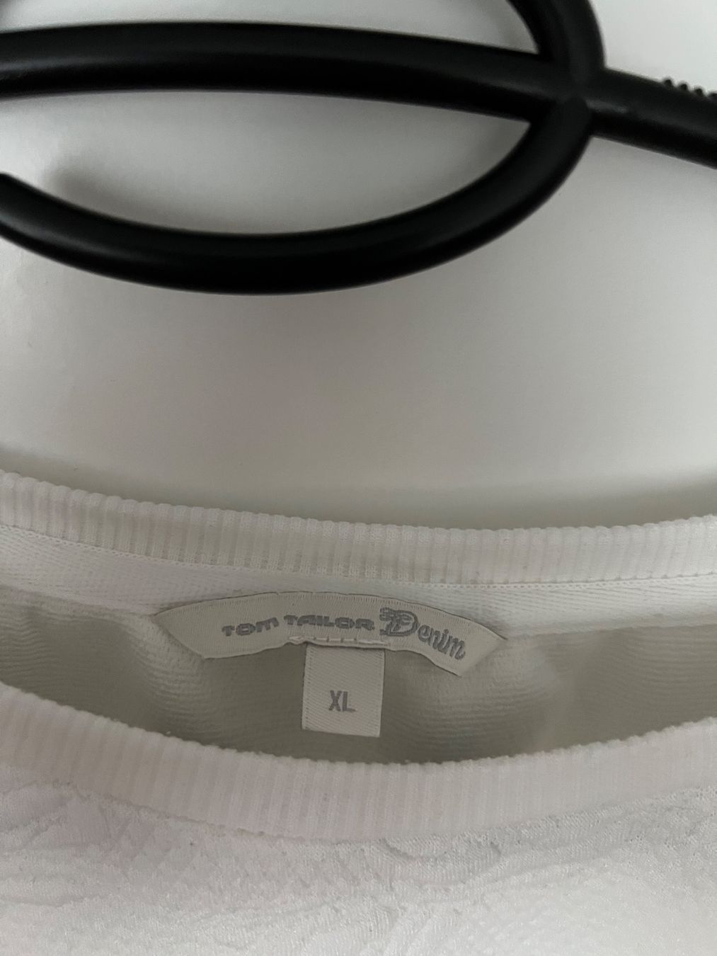 Tom Tailor Pullover & Sweatshirts: WEISSE TOLLE SWEATERS VON TOM TAILOR GRösSE XL – Gebraucht aus Abtwil SG von chi_yh9f 1