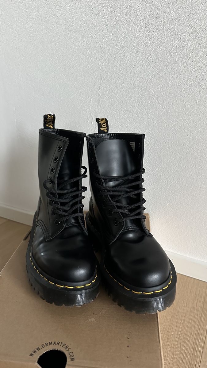 Dr. Martens Scarpe da uomo: Doc Martens 1460 Bex Black Smooth – Nuovo (secondo la descrizione) da Wallisellen venduto da Sharon8304 1