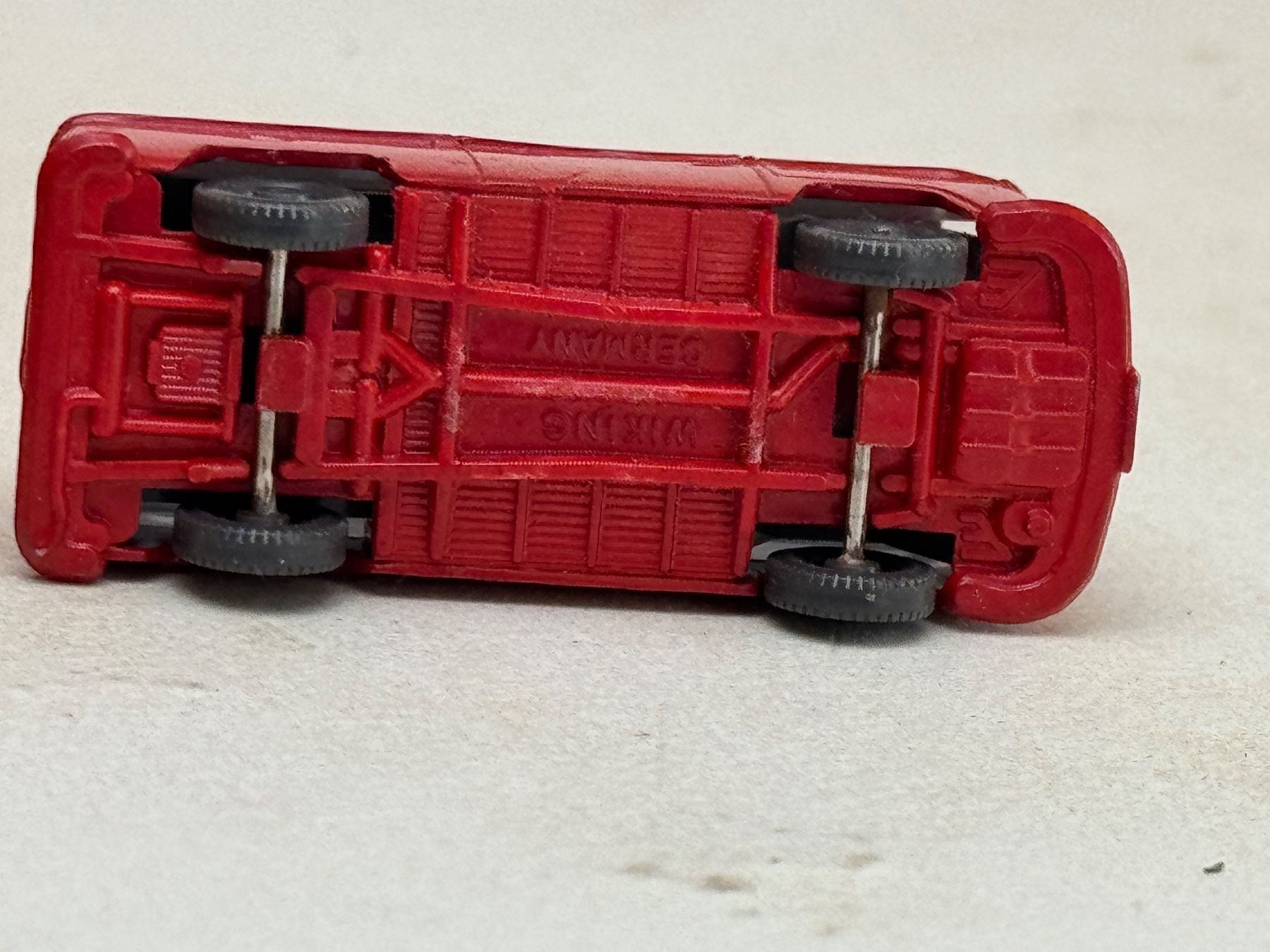 Wiking Modellini d'auto: VE1- Wiking VW T2 Bus rot – Usato da Elm venduto da Wikmtz 2