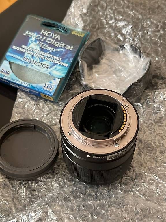 Sony Objectifs: Sony SEL FE 28mm F 2,0 OVP + Filter – D'occasion à Zürich par ana_s7dl 1