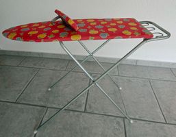 Bügeltisch mit Ärmelbrett für Kinder