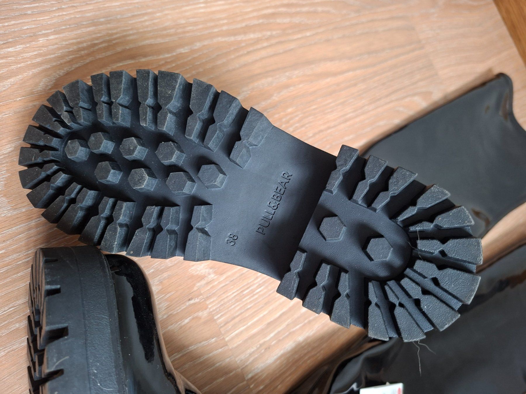 Pull&Bear Damenschuhe: Stiefel schwarz Lack Grösse 38 Pull and Bear – Neu (gemäss Beschreibung) aus Bärschwil von ogu_s98l 2