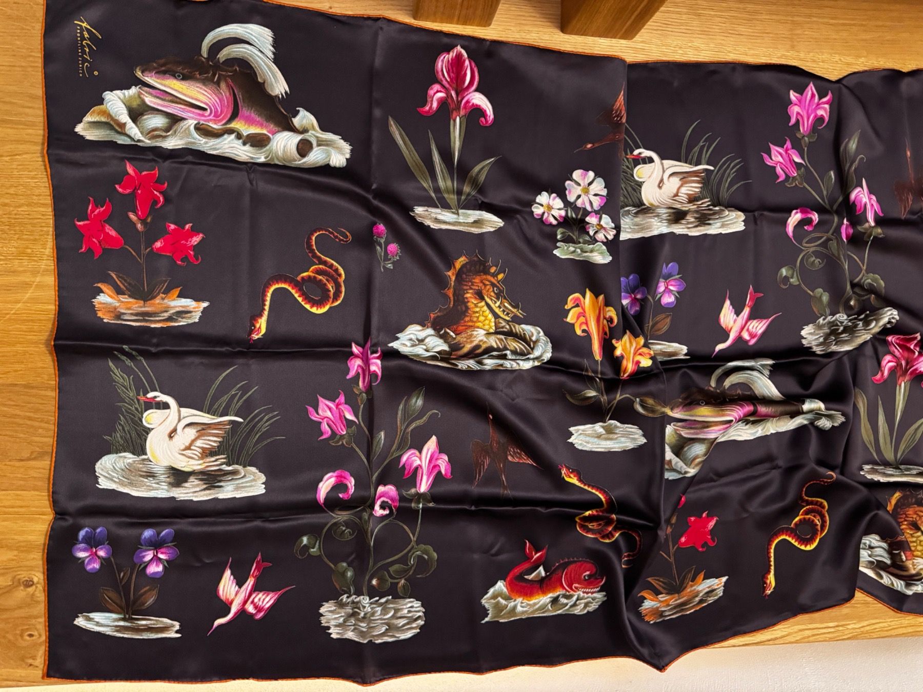 Fabric Frontline Foulards, Tücher & Schals: NEU Fabric Frontline Foulard Seide klassisches Tuch – Neu und originalverpackt aus Faulensee von Liebes_Kind_2019 2