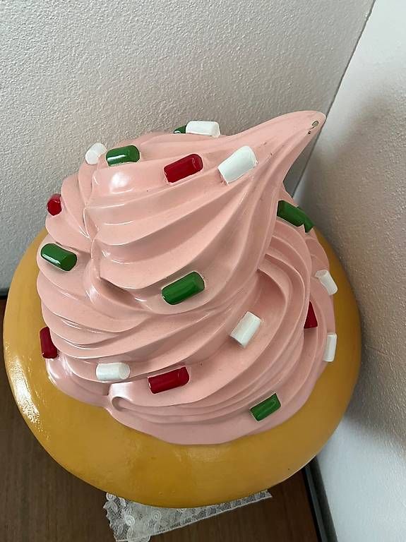 Alle Dekorationen: Riesiger Cupcake Deko   🧁🍭🍬 – Neu (gemäss Beschreibung) aus Rehetobel von Saentis111 3