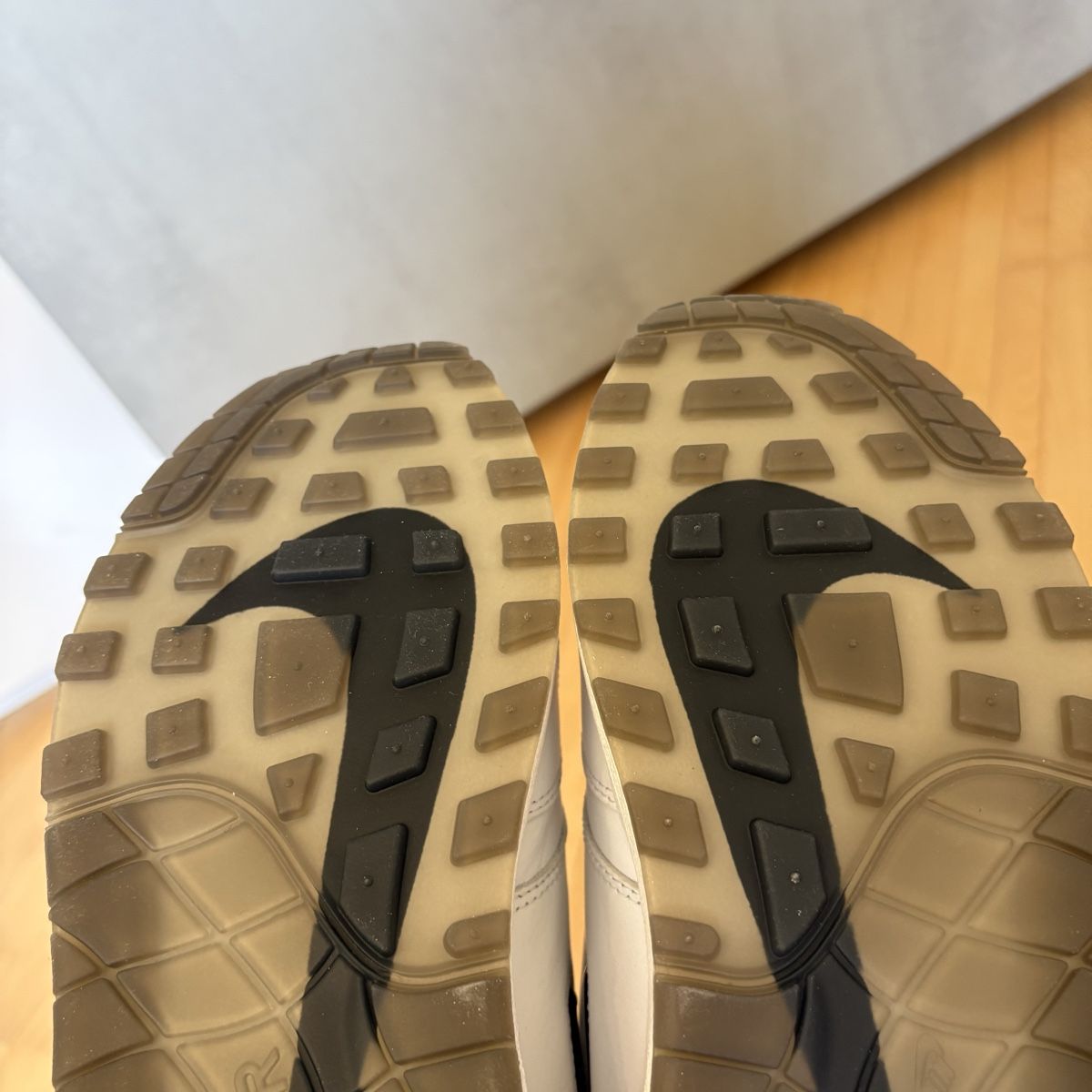 Nike Scarpe da uomo: Nike Air Max 1 Jewel 2017 – Usato da Winterthur venduto da LaBodega 5