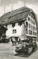 Saanen   BE  -  altes Landhaus  / Reisekutsche    um 1955