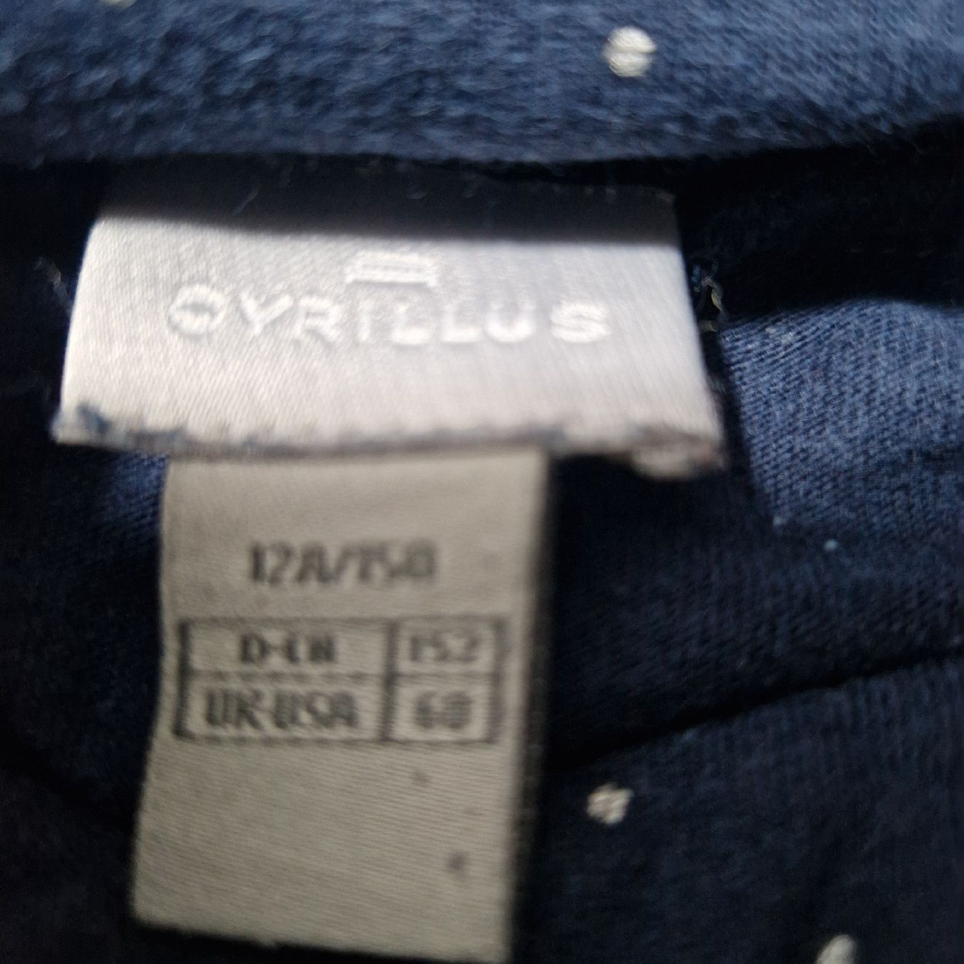 Lotti & Set di vestiti: PULLOVER mit Pünktchen - Luftig und bequem, Grösse 140 – Usato da Gwatt (Thun) venduto da Letzte-Chance-III 4