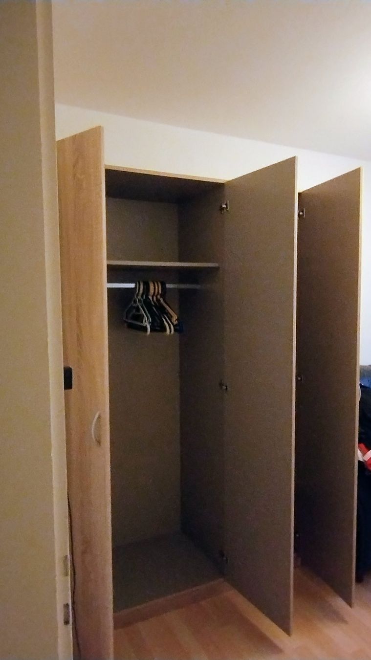 Armoires: Kleiderschrank – D'occasion à Chur par Andry69 1