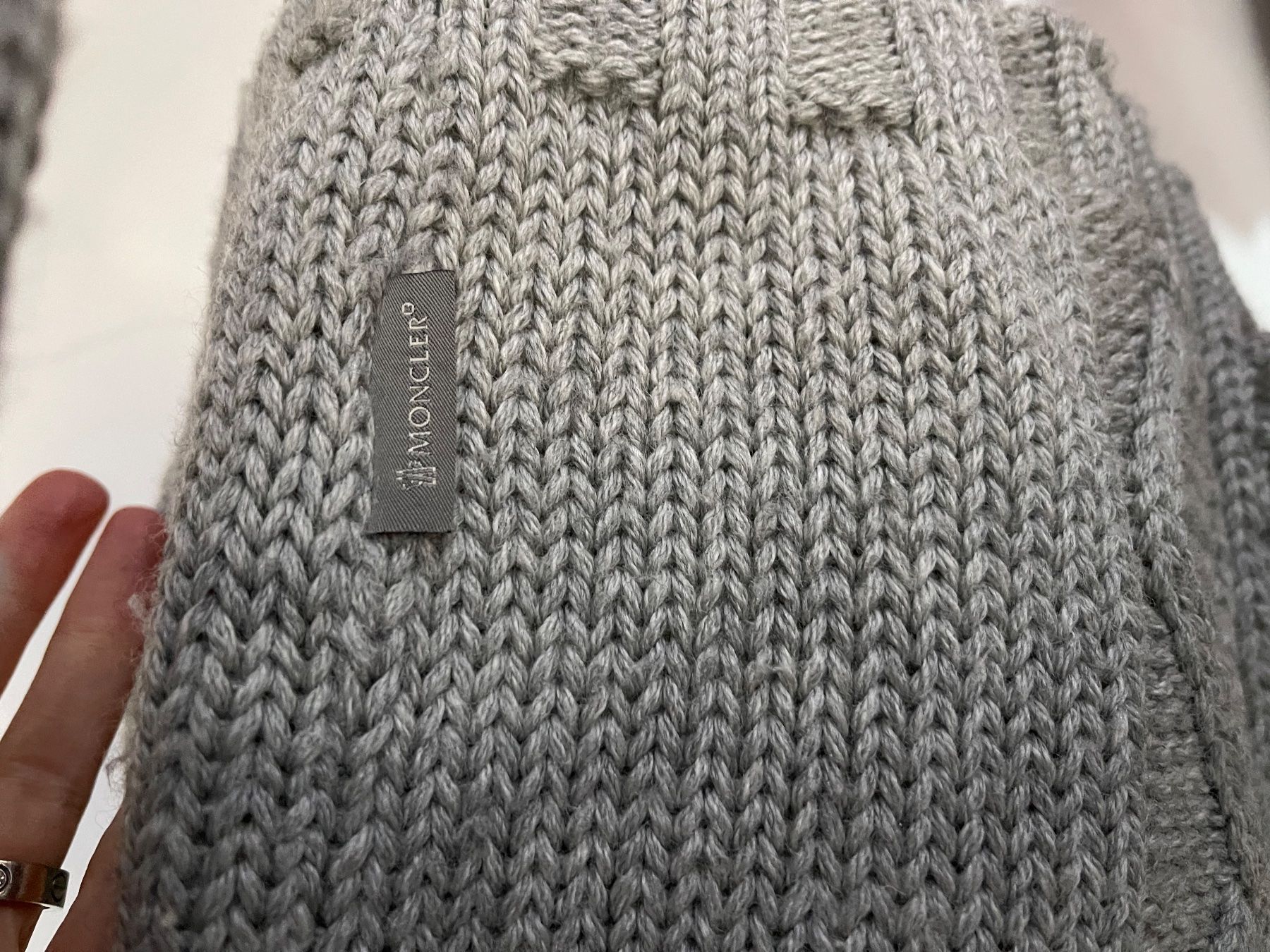 Moncler Maglioni & Felpe: Moncler pullover M over 400€! – Usato da Barna venduto da orbuyorcry 4