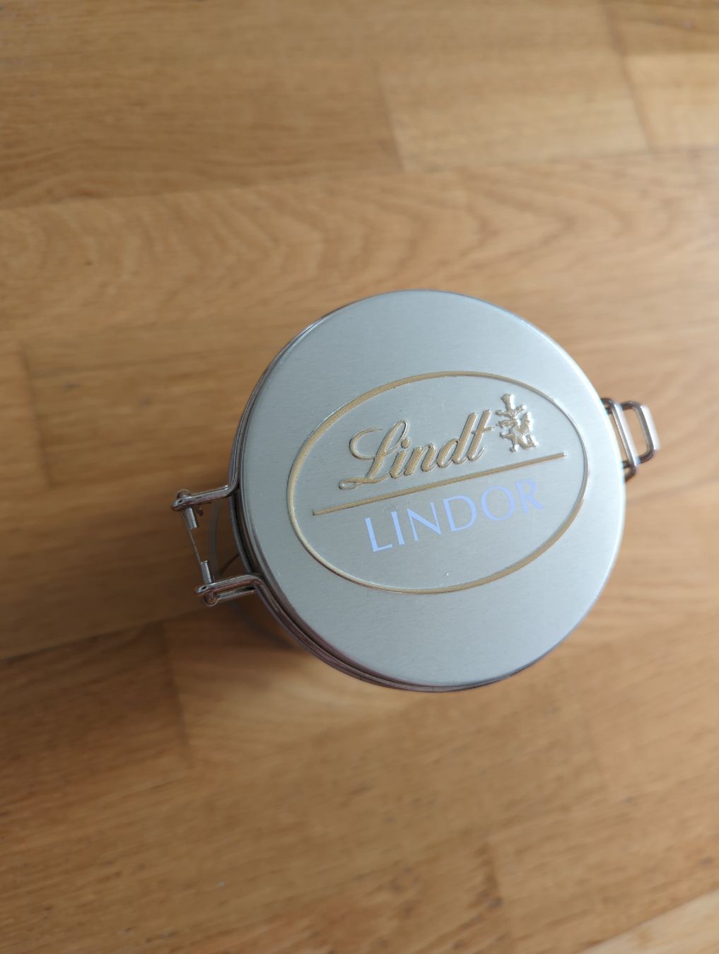 Barattoli: Lindt Lindor Blechdose mit Schweizer Alpenmotiv – Nuovo (secondo la descrizione) da Winterthur venduto da Glauriane 2