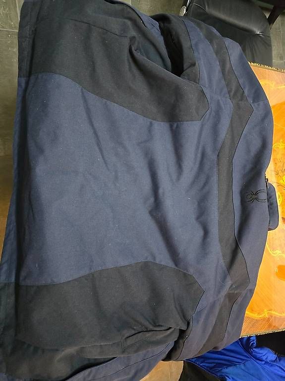 Vestes: Veste de Ski SPYDER – Neuf avec emballage d'origine à Hauterive NE par unimercure 2